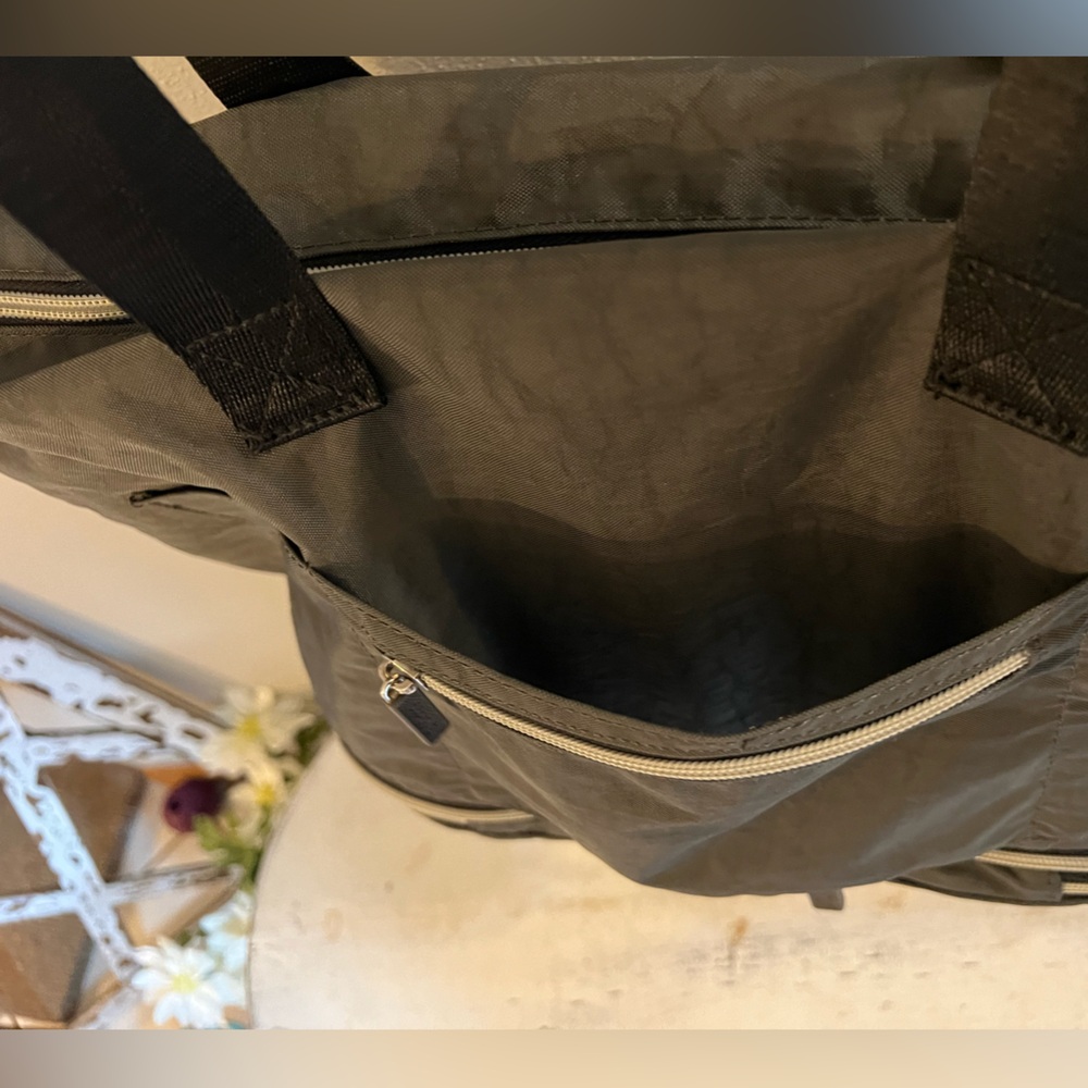 Biaggi Zipsak Boost! Handbag Expands to Travel Tote - Picture 7 of 9